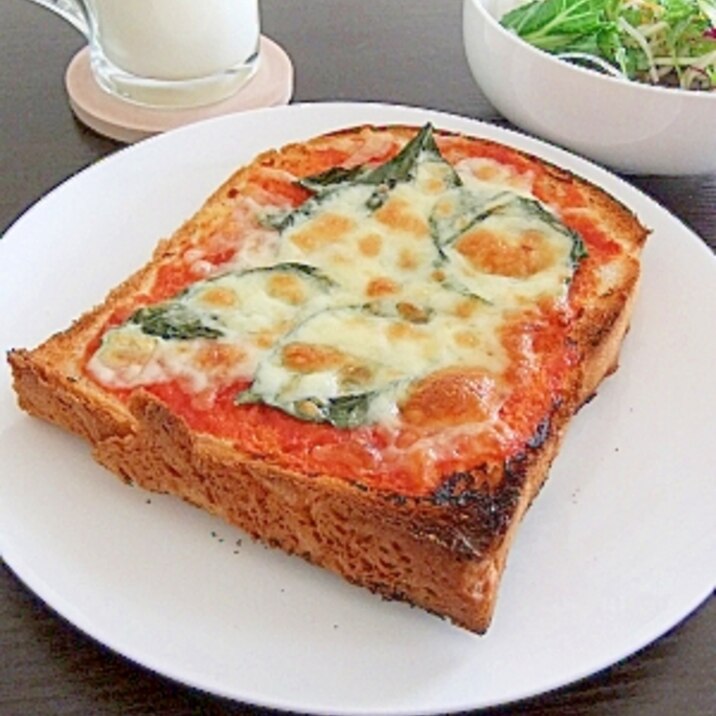 10分レシピ★マルゲリータ風ピザトースト